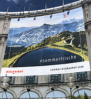 Kitzbühel #Sommerfrische Kampagne 2020 - Plakat am Münchner Stachus (©Foto: Martin Schmitz)